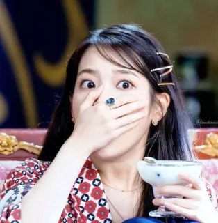 😲 IU donna, cantante, kpop, celebrità, carina, bellezza, femminile telegram sticker