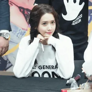 🌥 GENERAL MOON wanita, selebriti, Korea, sweter, potret whatsapp sticker