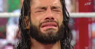 😭 Roman Reigns weinen, wwe, traurig, emotional, athlet, wrestler whatsapp sticker