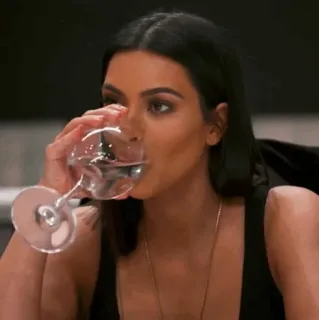 🖤 Kim Kardashian Kim Kardashian, acqua potabile, reality TV telegram sticker