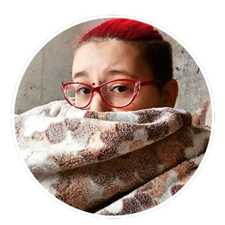 😞 personne, portrait, cheveux roux, lunettes, écharpe, intérieur telegram sticker