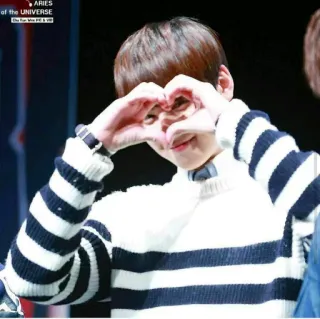❤️ หัวใจ, ท่าทางมือ, kpop, เพลงเกาหลี, ไอดอล, น่ารัก, ความรัก telegram sticker