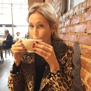 😋 donna, caffè, stampa leopardata, muro di mattoni, caffè telegram sticker