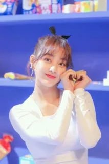 😍 coração, mulher, sorriso, retrato, k-pop telegram sticker