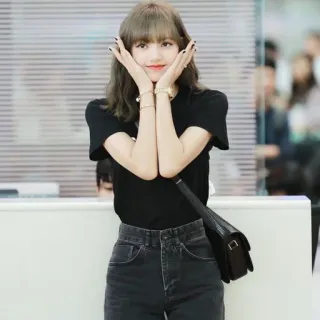 🤗 Lisa Kป๊อป, ไอดอล, นักร้อง, ลิซ่า, แบล็กพิงก์, คนดัง, แฟชั่น telegram sticker