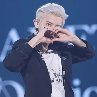 ❤️ K-pop, Gesto de corazón, Celebridad, Cantante, Artista telegram sticker