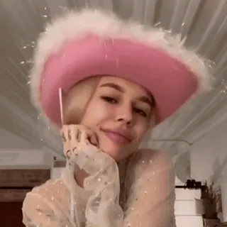 💓 mujer, sombrero, sombrero vaquero, sombrero rosa, pelo rubio, sonrisa, retrato whatsapp sticker