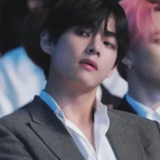 🕸 V V, BTS, K-pop, певец, айдол, корейский, мужчина, знаменитость telegram sticker
