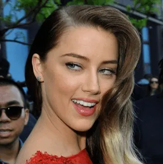 🥀 Amber Heard actress, woman, portrait, celebrity, person, smile telegram sticker