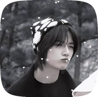 🤭 chân dung, người, đàn ông, mũ beanie, trắng đen, trái tim telegram sticker