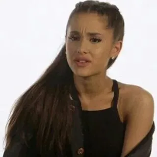 🤥 Ariana Grande cantor, celebridade, mulher, rosto, expressão, confusa, retrato whatsapp sticker