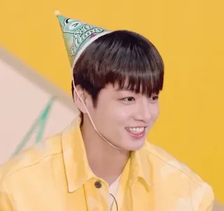 🥳 Jungkook personne, souriant, K-pop, homme, chanteur, fête, anniversaire telegram sticker