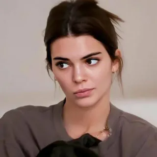 🤨 Kendall Jenner celebrità, donna, modella, persona telegram sticker