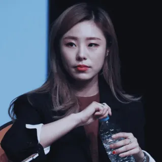 🇶🇦 mulher, retrato, coreana, asiática, garrafa de água, interior, abrindo garrafa whatsapp sticker