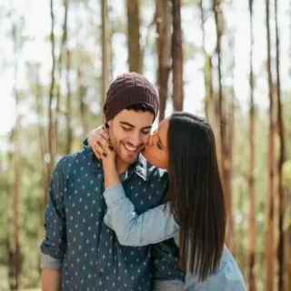 ❤ couple, baiser, amour, romance, forêt, affection, relation telegram sticker