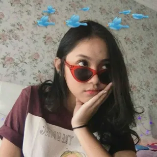 😌 ritratto, donna, occhiali da sole, uccelli, posa telegram sticker