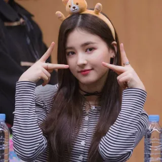 🐣 Nancy Nancy, Cantante Coreana, Mujer, Celebridad, Sonrisa, Idol K-Pop telegram sticker