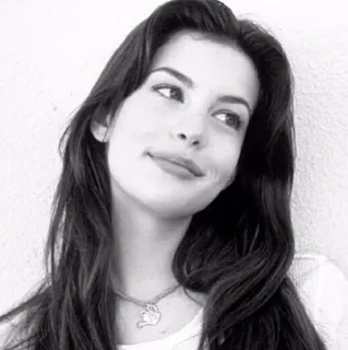 🍒 Liv Tyler atriz, retrato, preto e branco, mulher, celebridade, filme telegram sticker