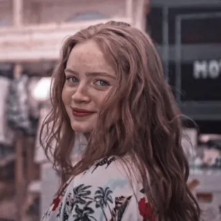 🌟 Sadie Sink cabelo ruivo, mulher, retrato, atriz, jovem whatsapp sticker