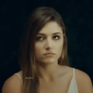 🍯 JMANA mujer, retrato, Hande Ercel, hermosa, morena, actriz telegram sticker