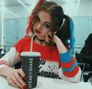 ~[ Dytto ]~ @BadParisJackson whatsapp stickers