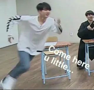 ▫ Come here u little... Meme, Corsa, Divertente, Aula, Testo whatsapp sticker
