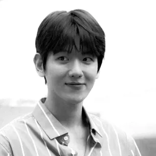 🕊 ผู้ชาย, ภาพเหมือน, ขาวดำ, คน, เสื้อเชิ้ต, แบคฮยอน, exo telegram sticker