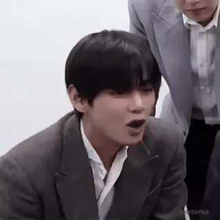 😳 V kpop, pop coreano, cantante, música, ídolo telegram sticker