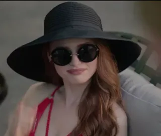 😎 mujer, sombrero, gafas de sol, traje de baño rojo, retrato, al aire libre telegram sticker