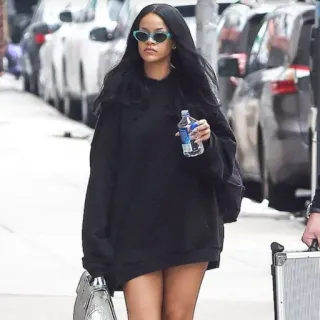 💸 Rihanna Rihanna, singer, celebrity, fashion, style telegram sticker