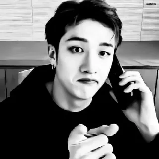 👣 kpop, personne, homme, portrait, noir et blanc telegram sticker