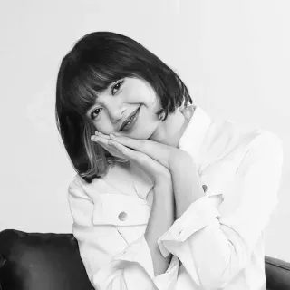 🌟 Lisa osoba, kobieta, idol, portret, czarno-białe, uśmiech telegram sticker