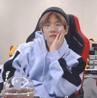 🥡 Baekhyun kpop, exo, idol, fofo, óculos, selfie, artista telegram sticker