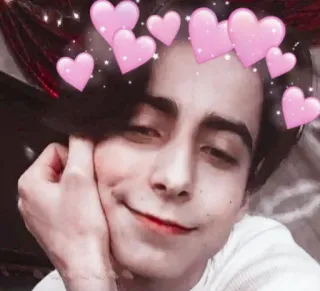 🥰 Aidan Gallagher aktor, uśmiechnięty, serca, portret telegram sticker
