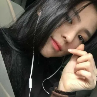 han sohee┇@petricchour   ۪̽꯴᩠ 🤍⸼۪ࣴ ⌒ whatsapp stickers