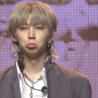 🥺 Person, Mann, Ausdruck, K-Pop, Sänger, Mann, Porträt telegram sticker
