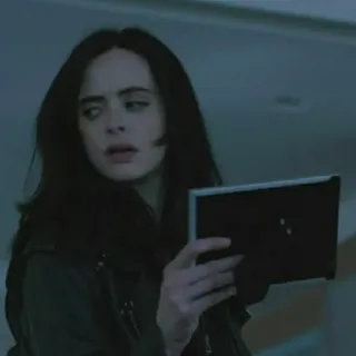 🥀 Jessica Jones donna, capelli scuri, tiene cornice, serie TV, Marvel, personaggio telegram sticker