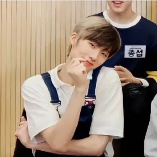😁 중섭 mężczyzna, azjatycki, koreański, portret whatsapp sticker