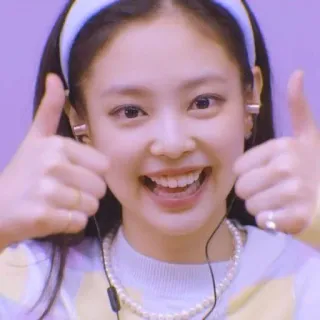 👍 Jennie Kim K-pop, cantor, polegar para cima, Jennie whatsapp sticker
