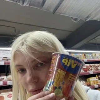🤩 Vip comida, fideos, fideos instantáneos, fideos de vaso, comida rápida whatsapp sticker