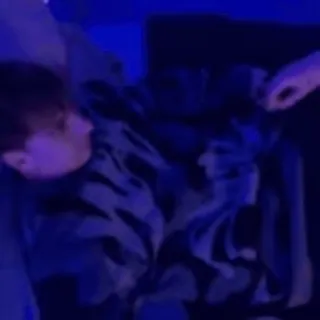 โฅ