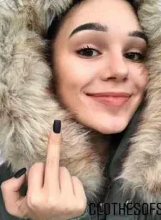 ☺️ dedo do meio, gesto, ofensivo, mulher, moletom com capuz telegram sticker
