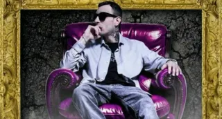 👑 uomo, sedia, occhiali da sole, ritratto, moda, stile telegram sticker