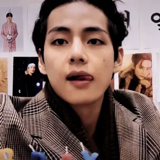 🔈 V kpop, bts, v, idole, coréen, chanteur telegram sticker