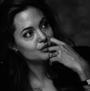 🗽 ritratto, bianco e nero, donna, attrice, Angelina Jolie telegram sticker