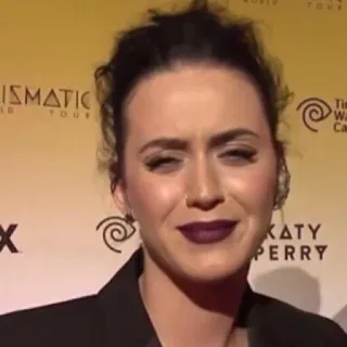 😐 Katy Perry KATY PERRY cantante, celebrità, donna, pop star, Katy Perry telegram sticker