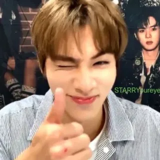 🦖 STARRYureye wink, thumbs up, kpop, asian, smile, boy whatsapp sticker