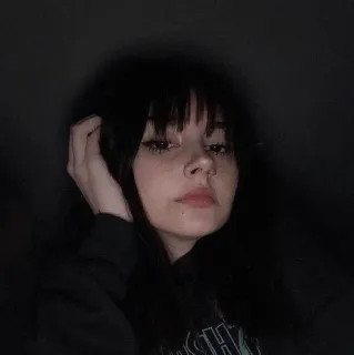 🥥 femme, portrait, cheveux noirs, fille, emo, personne telegram sticker