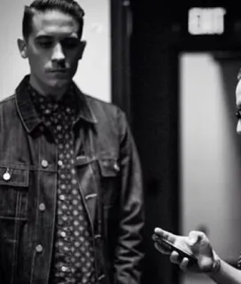 💀 G-Eazy rapper, musicista, celebrità, ritratto, bianco e nero telegram sticker