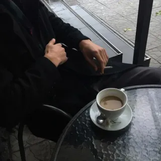 💡 caffè, sigaretta, caffè, uomo, fumare, tavolo, relax, bevanda telegram sticker